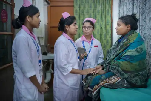 SICHER GEBÄREN, WELTWEIT