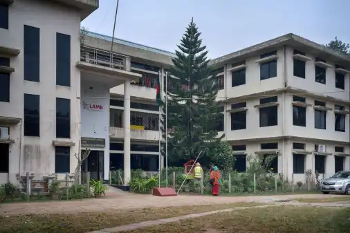 SICHER GEBÄREN, WELTWEIT