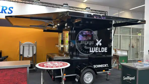 Bier-Ausschank-Anhänger