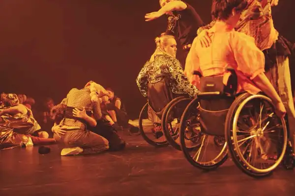 Unterstütze FLUX crew