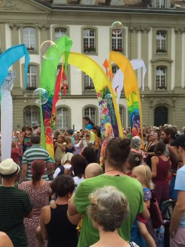  Ein tausendstimmiges Sing-Meer....