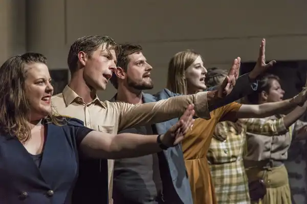 Paukenschlag, Pomp & Gloria 