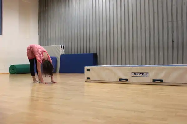 müde Arme, ratternde Nähmaschine und schwarze Fineliner