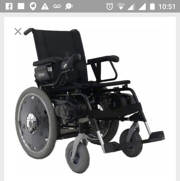 Frei sein; dank Rollstuhl
